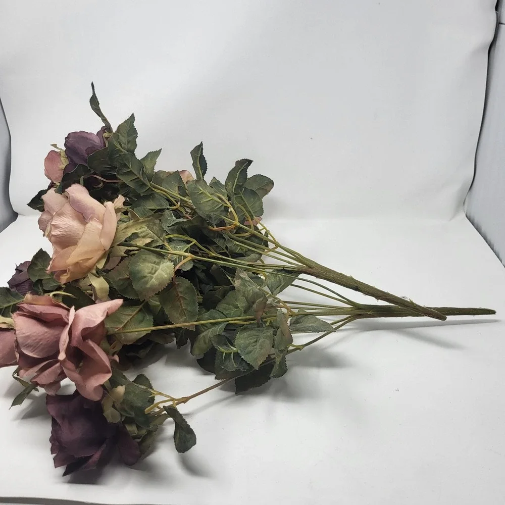 The Unbranded Brand bunches artificial